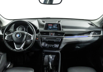 Подержанный автомобиль BMW X1 2019 года (13 фото)