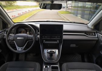 Подержанный автомобиль Haval M6 2023 года (11 фото)