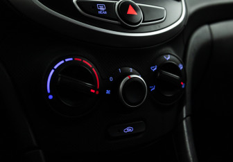 Подержанный автомобиль Hyundai Solaris Sedan 2011 года (15 фото)