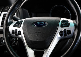 Подержанный автомобиль Ford Explorer 2013 года (12 фото)