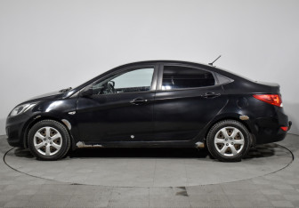 Подержанный автомобиль Hyundai Solaris Sedan 2013 года (8 фото)