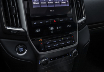 Подержанный автомобиль Toyota Land Cruiser Suv 2020 года (22 фото)