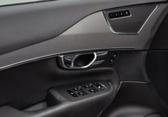 Подержанный автомобиль Volvo XC90 2015 года (28 фото)
