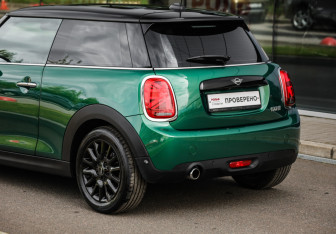Подержанный автомобиль MINI Hatch 2020 года (12 фото)