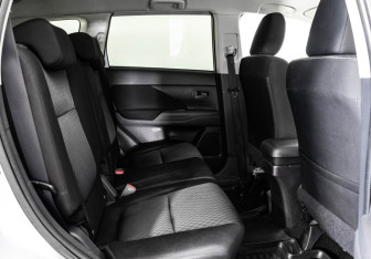 Подержанный автомобиль Mitsubishi Outlander 2013 года (15 фото)