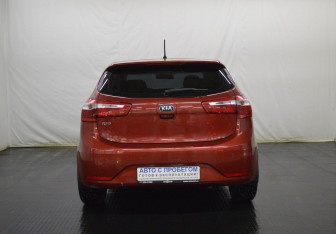 Подержанный автомобиль Kia Rio Hatchback 2013 года (6 фото)