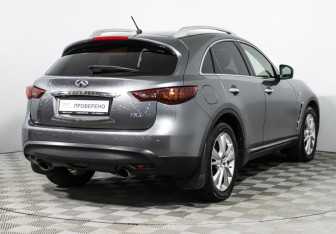 Подержанный автомобиль Infiniti FX 2012 года (5 фото)