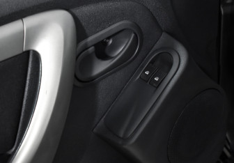 Подержанный автомобиль Renault Duster 2015 года (9 фото)