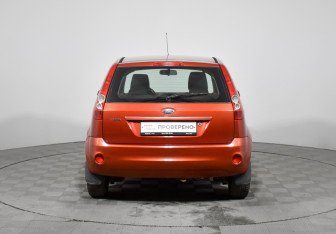 Подержанный автомобиль Ford Fiesta Hatchback 2007 года (6 фото)