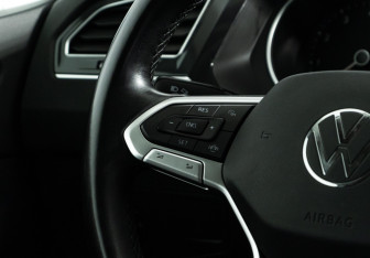 Подержанный автомобиль Volkswagen Tiguan 2021 года (20 фото)