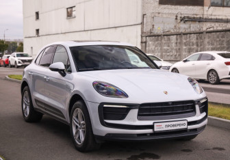 Подержанный автомобиль Porsche Macan 2021 года (5 фото)