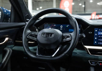 Подержанный автомобиль Geely Monjaro 2024 года (19 фото)