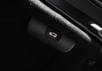 Подержанный автомобиль Toyota Camry Sedan 2023 года (23 фото)