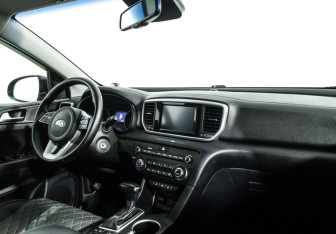 Подержанный автомобиль Kia Sportage 2020 года (9 фото)