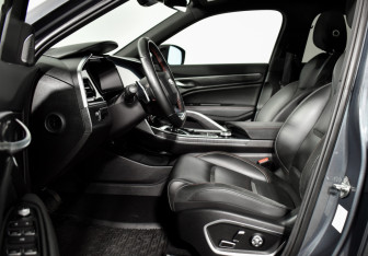 Подержанный автомобиль Geely Tugella 2022 года (10 фото)