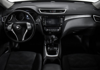Подержанный автомобиль Nissan X-Trail 2017 года (12 фото)