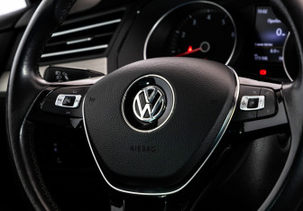 Подержанный автомобиль Volkswagen Passat Sedan 2016 года (12 фото)