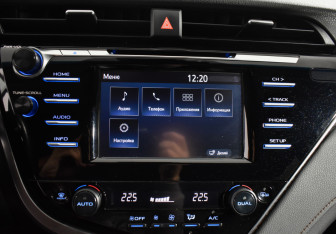 Подержанный автомобиль Toyota Camry Sedan 2019 года (17 фото)