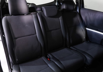 Подержанный автомобиль Toyota Corolla Verso 2007 года (20 фото)