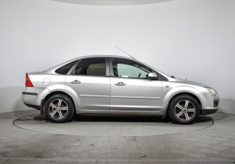 Подержанный автомобиль Ford Focus Sedan 2007 года (4 фото)