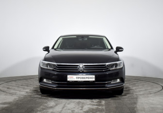 Подержанный автомобиль Volkswagen Passat Sedan 2018 года (2 фото)
