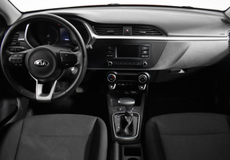 Подержанный автомобиль Kia Rio Sedan 2021 года (13 фото)