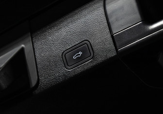 Подержанный автомобиль Geely Tugella 2023 года (28 фото)