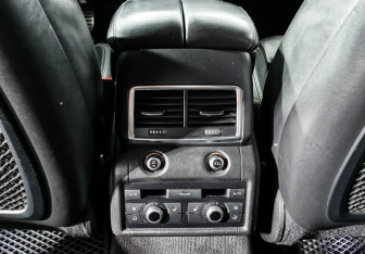 Подержанный автомобиль Audi Q7 2012 года (13 фото)