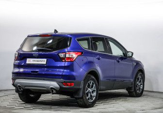 Подержанный автомобиль Ford Kuga 2017 года (5 фото)