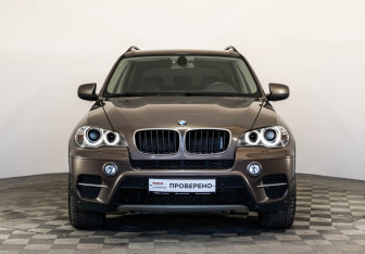 Подержанный автомобиль BMW X5 2013 года (2 фото)