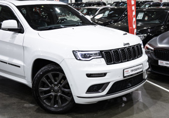 Подержанный автомобиль Jeep Grand Cherokee 2019 года (6 фото)