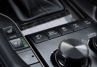 Подержанный автомобиль Lexus LX 2021 года (32 фото)