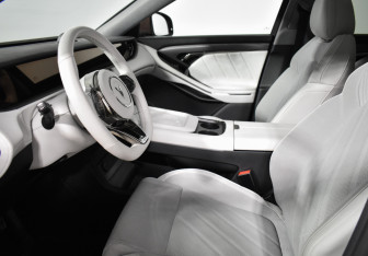 Подержанный автомобиль Voyah Free 2024 года (10 фото)