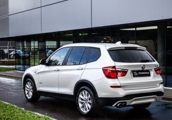Подержанный автомобиль BMW X3 2015 года (7 фото)