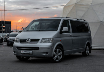Подержанный автомобиль Volkswagen Transporter Minivan 2005 года (1 фото)