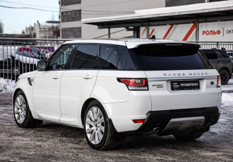 Подержанный автомобиль Land Rover Range Rover Sport 2016 года (8 фото)