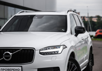 Подержанный автомобиль Volvo XC90 2019 года (2 фото)