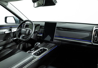 Подержанный автомобиль Jaecoo J7 2023 года (9 фото)