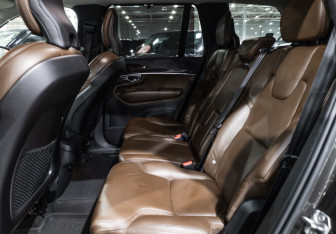 Подержанный автомобиль Volvo XC90 2018 года (16 фото)