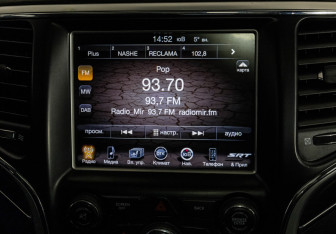 Подержанный автомобиль Jeep Grand Cherokee 2013 года (16 фото)