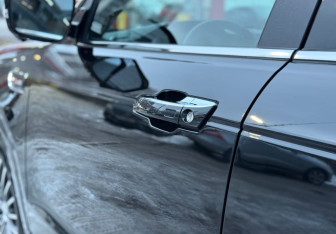 Подержанный автомобиль Changan CS95 2023 года (9 фото)