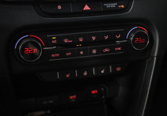 Подержанный автомобиль Kia Ceed Hatchback 2020 года (16 фото)