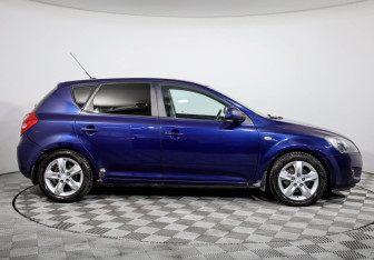 Подержанный автомобиль Kia Ceed Hatchback 2007 года (4 фото)