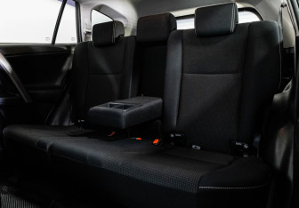 Подержанный автомобиль Toyota RAV4 2018 года (21 фото)