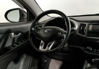 Подержанный автомобиль Kia Sportage 2015 года (15 фото)