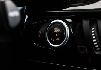 Подержанный автомобиль BMW X5 2016 года (17 фото)