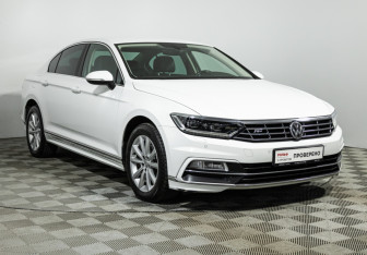 Подержанный автомобиль Volkswagen Passat Sedan 2018 года (3 фото)