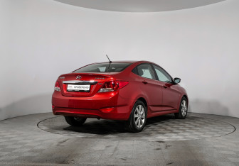 Подержанный автомобиль Hyundai Solaris Sedan 2013 года (5 фото)