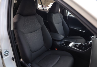 Подержанный автомобиль Toyota RAV4 2022 года (24 фото)