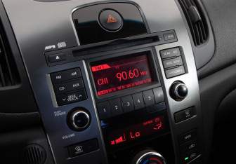 Подержанный автомобиль Kia Cerato Sedan 2009 года (16 фото)